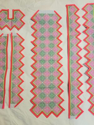 cross-stitch-paj-ntaub-to-make-a-woman-outfit