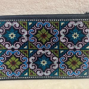 2-zipper-cross-stitch-purse